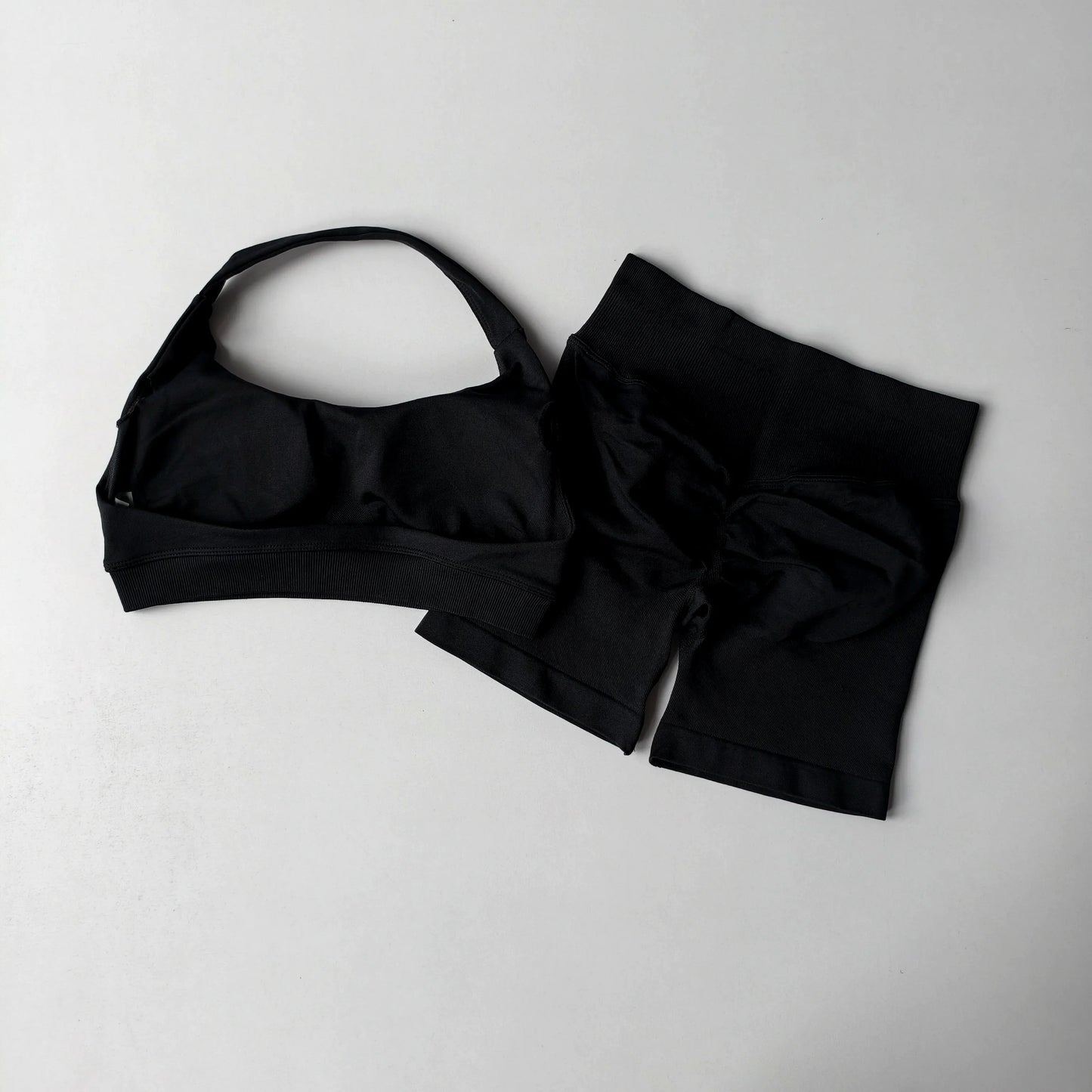 2 Pieces Yoga Suit for Women Seamless Fitness Gym Clothes Halter Sports Bra Matching Impact Shorts Workout Sets Gym Set Outfit